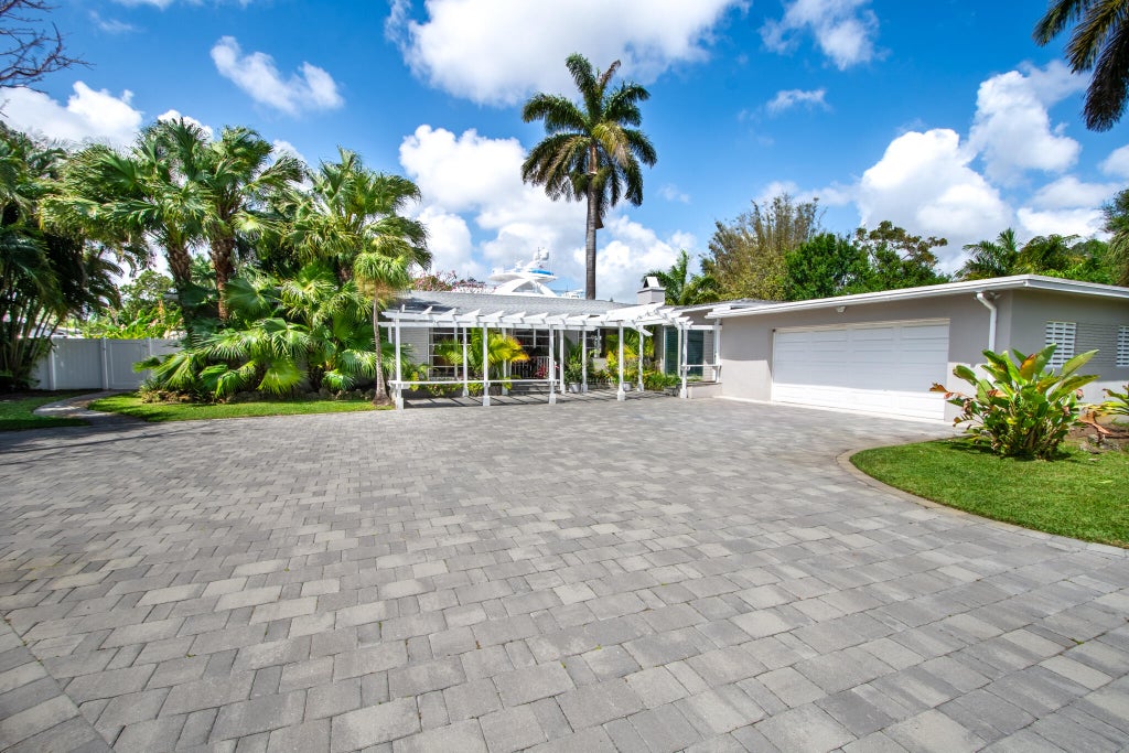 Photo of 2337 SW 27TH Avenue, Fort Lauderdale, FL 33312 (MLS # B26084963)