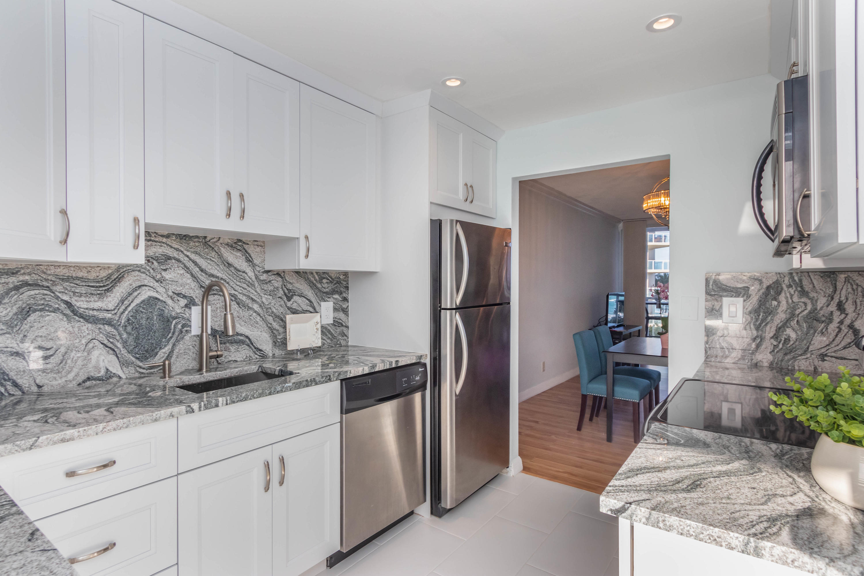 DIAMONDHEAD CONDO - Residential Lease