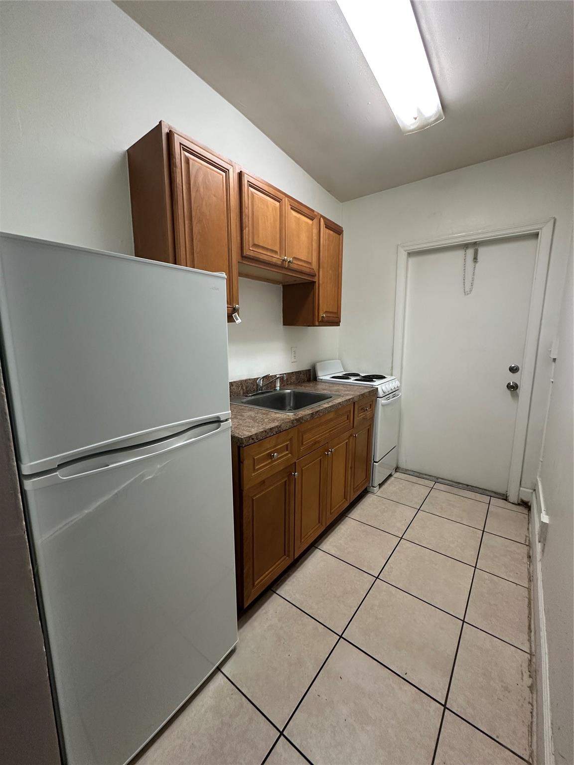 Dorsey Park First Add 21- - Residential Lease