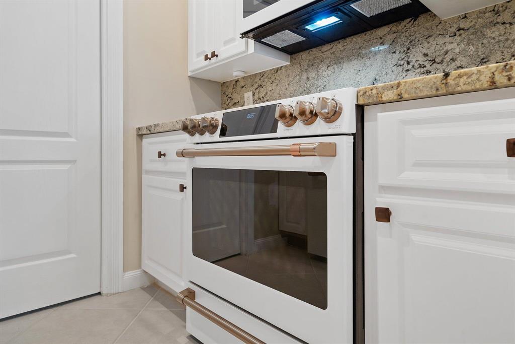 RIVERWALK PL 6 - Residential Lease