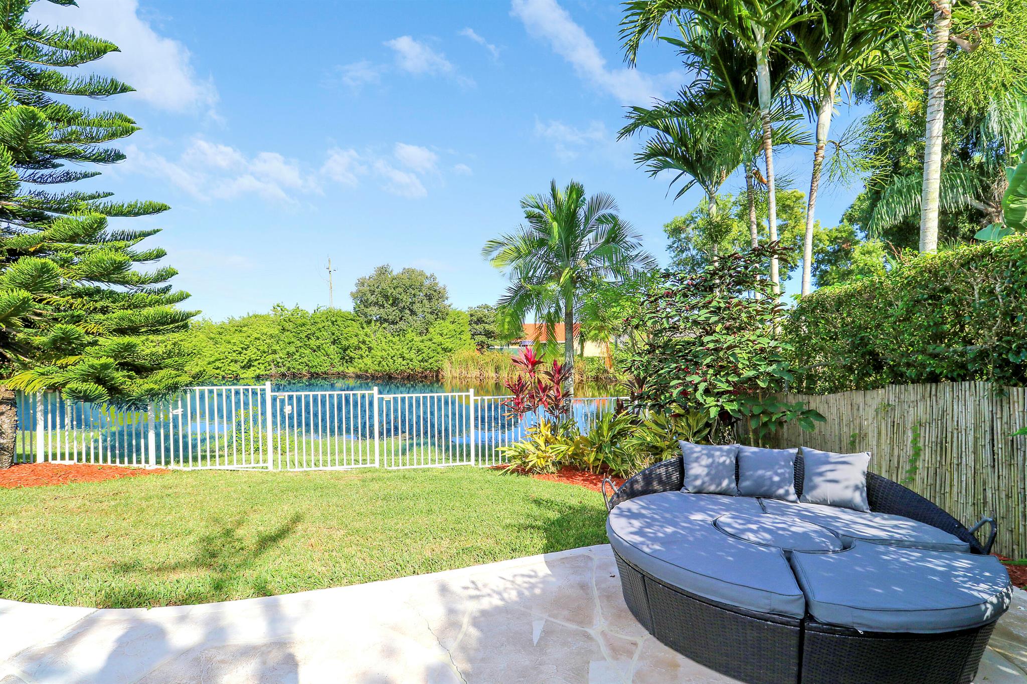 BOYNTON WATERS - Residential