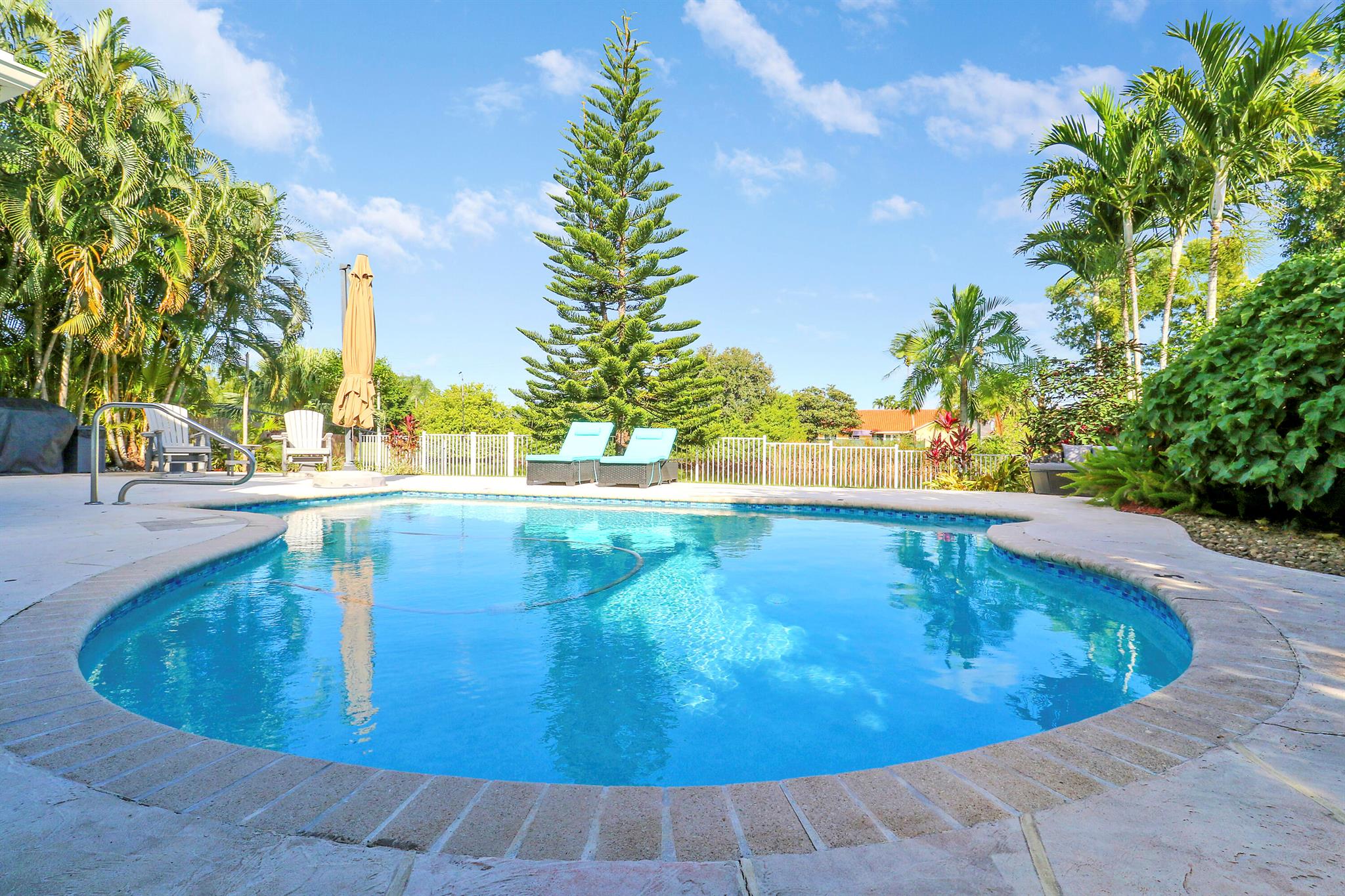 BOYNTON WATERS - Residential