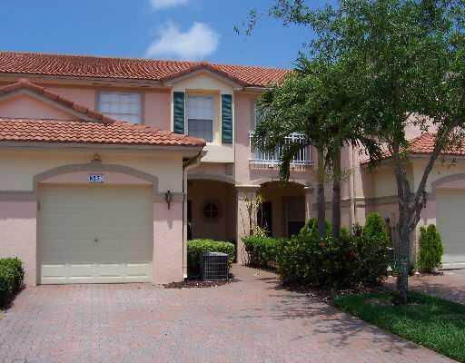 GREAT LOCATION , CLOSE TO TURNPIKE, ALL THE SHOPS AND RESTAURANTS AND TOWN CENTER. BEST SCHOOLS . GATED VERY NICE COMMUNITY.