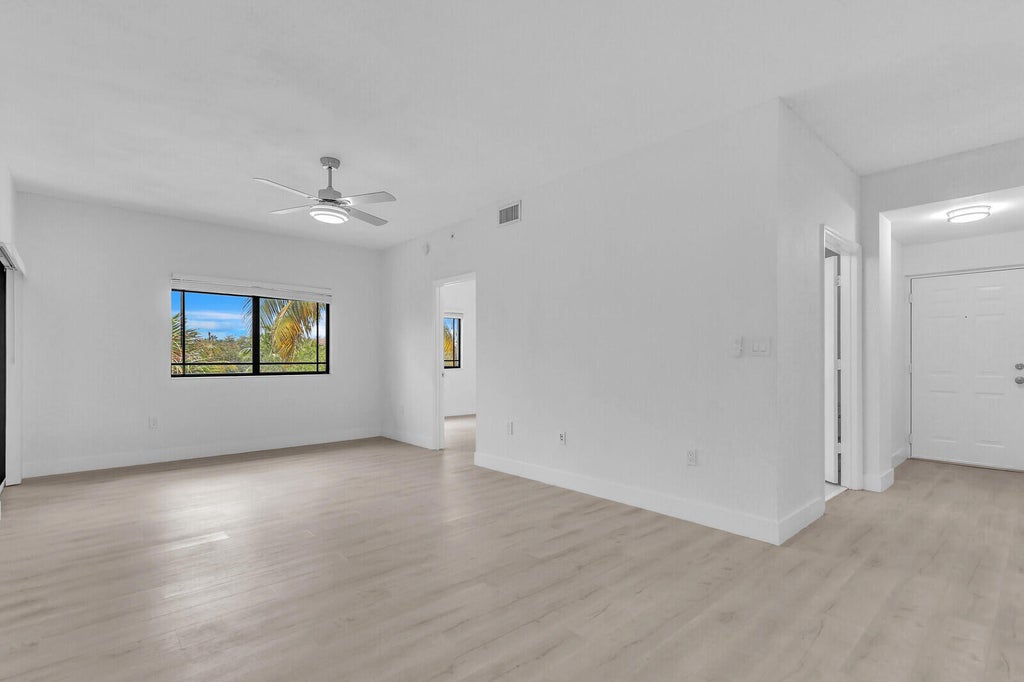 Photo of 2916 TUSCANY Court #302, Palm Beach Gardens, FL 33410 (MLS # B26084970)
