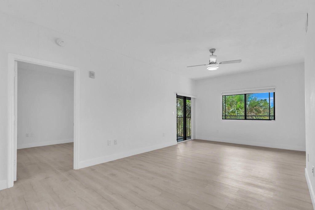 Photo of 2916 TUSCANY Court #302, Palm Beach Gardens, FL 33410 (MLS # B26084970)