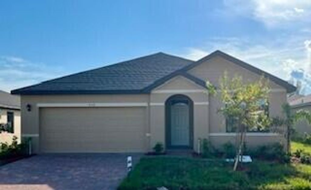 Photo of 536 Seafoam Circle, Fort Pierce, FL 34945 (MLS # R10996514)