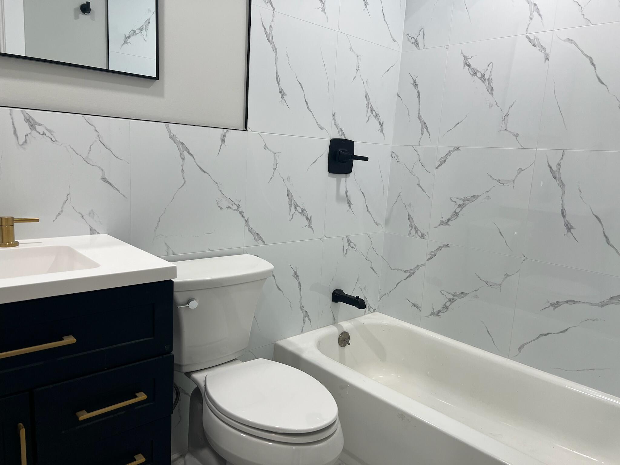 THE LITTLE CLUB CONDO - Residential