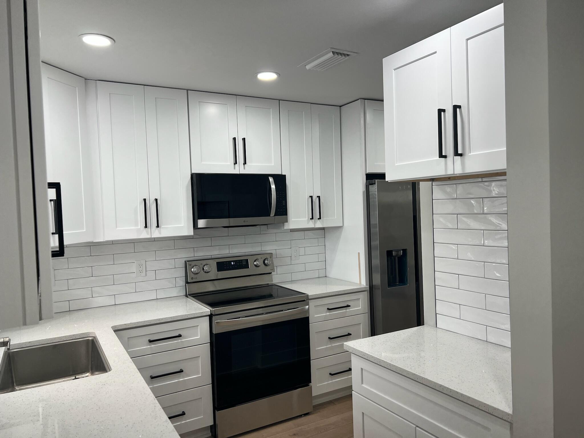 THE LITTLE CLUB CONDO - Residential