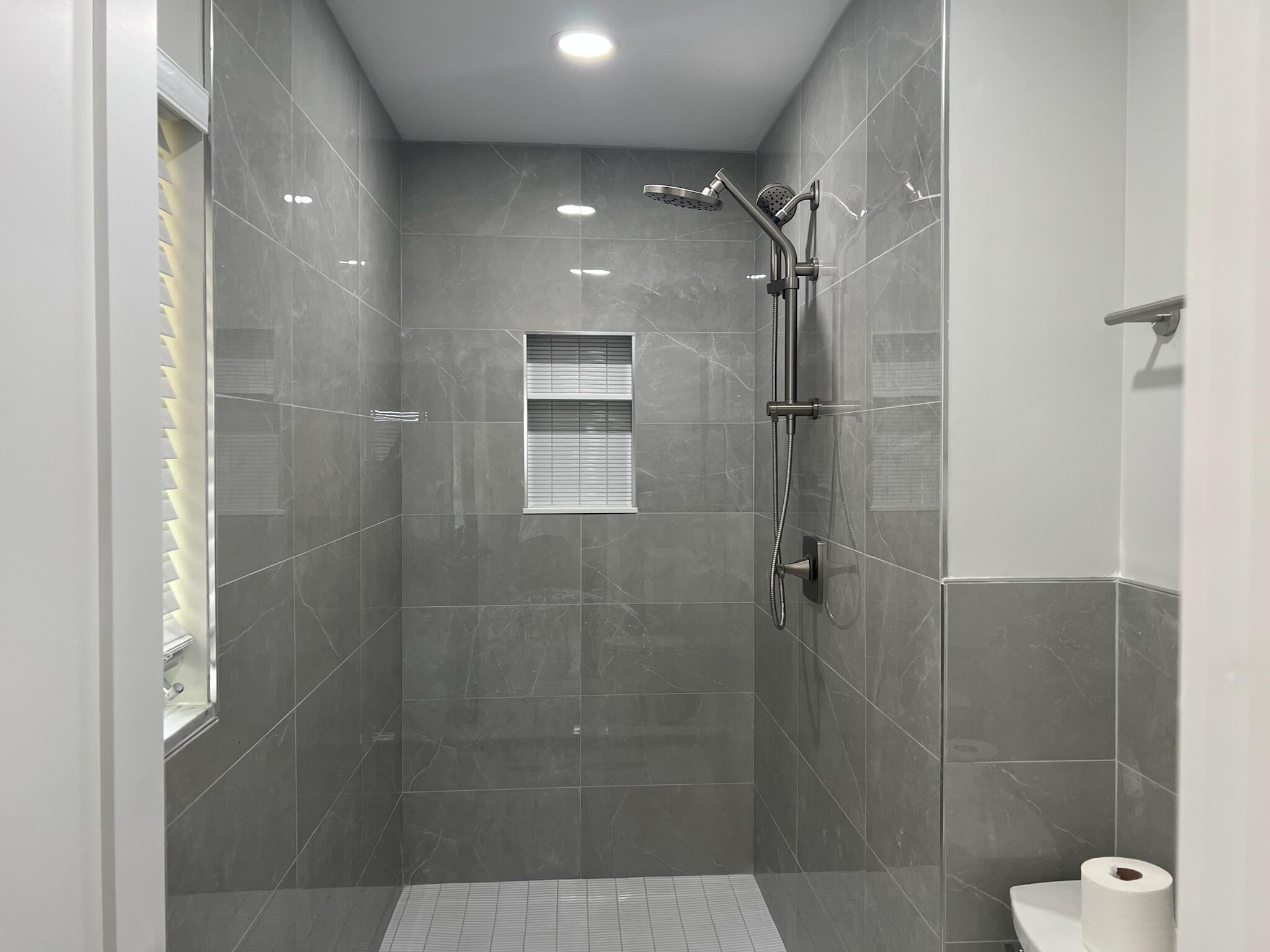 THE LITTLE CLUB CONDO - Residential