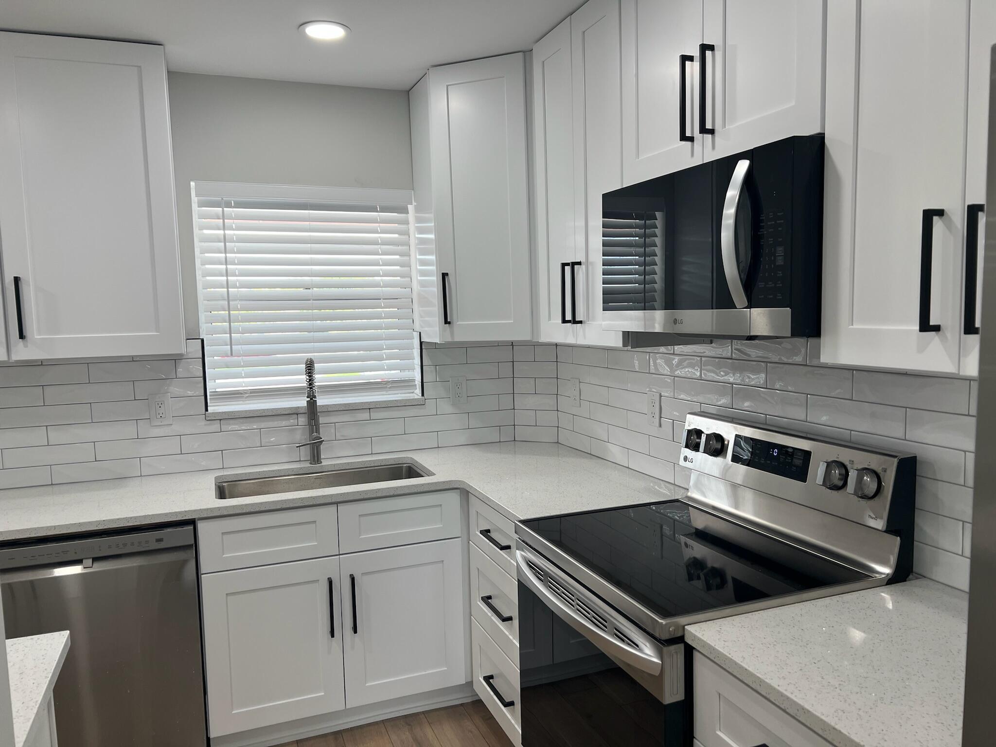 THE LITTLE CLUB CONDO - Residential