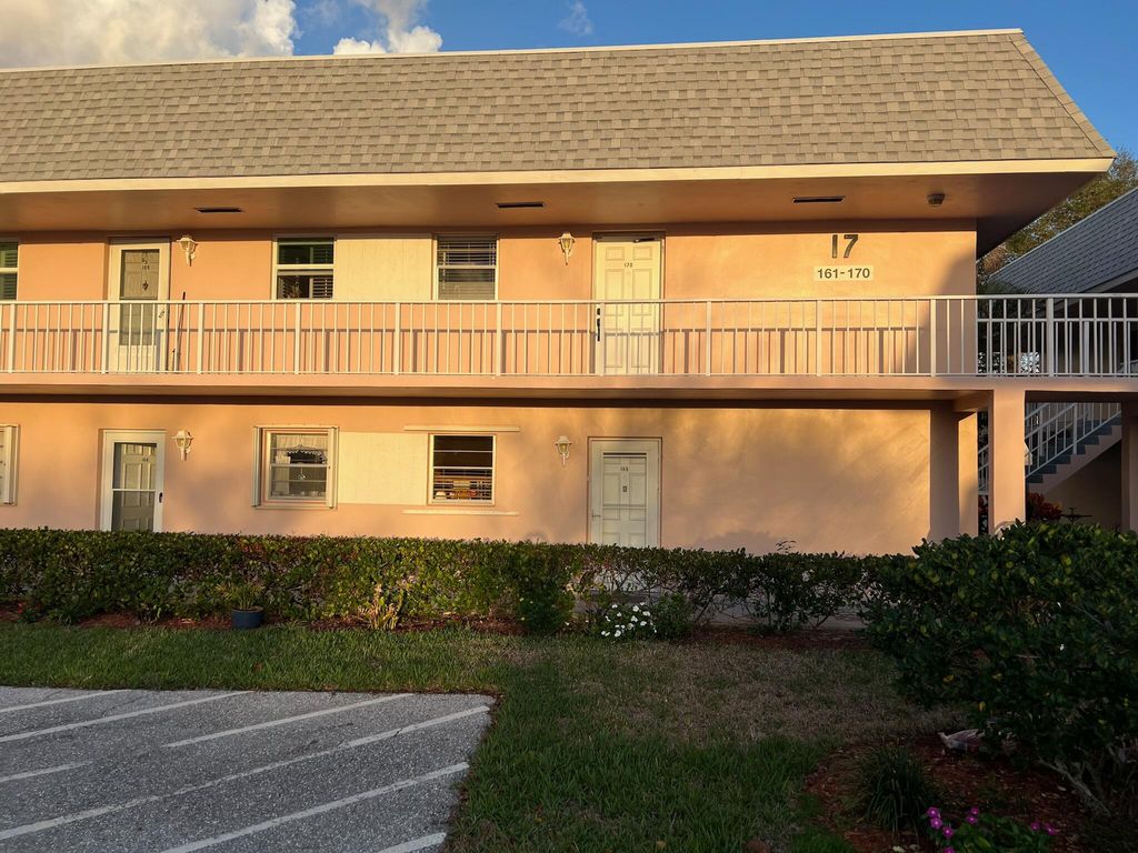 Photo of 18081 SE Country Club Drive #17-170, Jupiter, FL 33469 (MLS # R11169552)