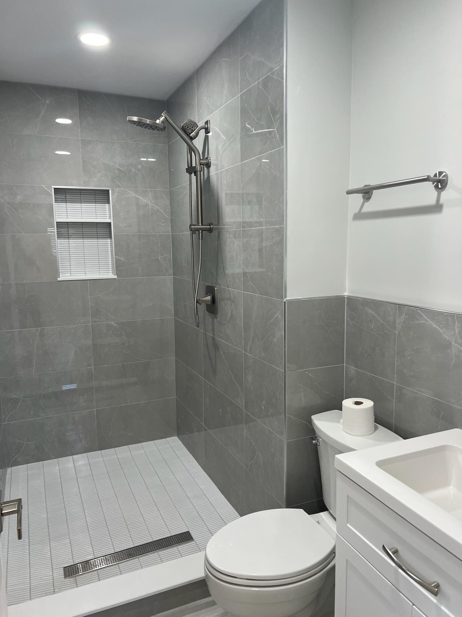 THE LITTLE CLUB CONDO - Residential