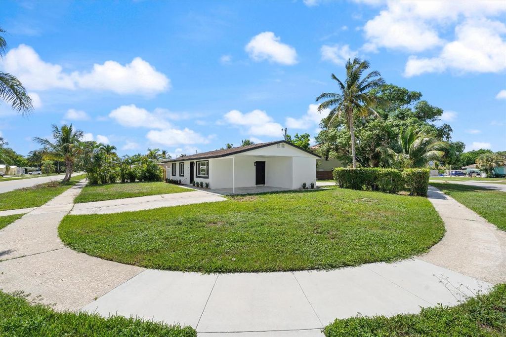 Photo of 973 Lighthouse Drive, North Palm Beach, FL 33408 (MLS # R11116287)