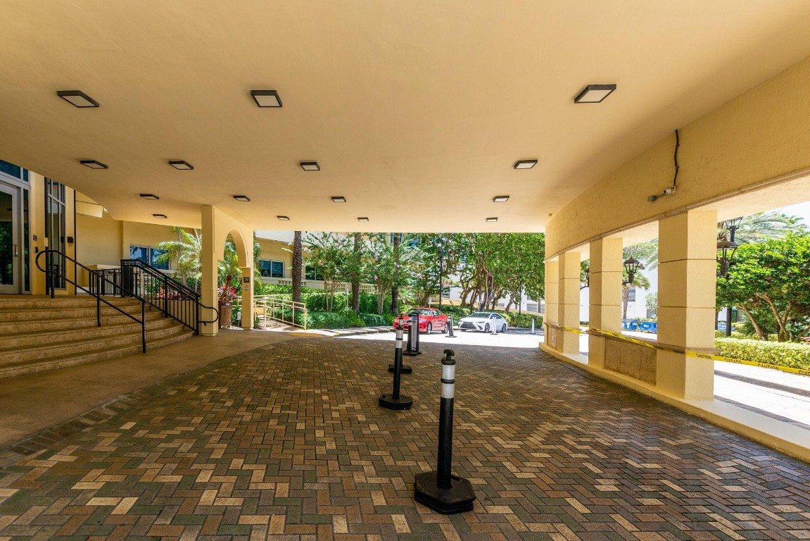 2501 S Ocean Drive 1428