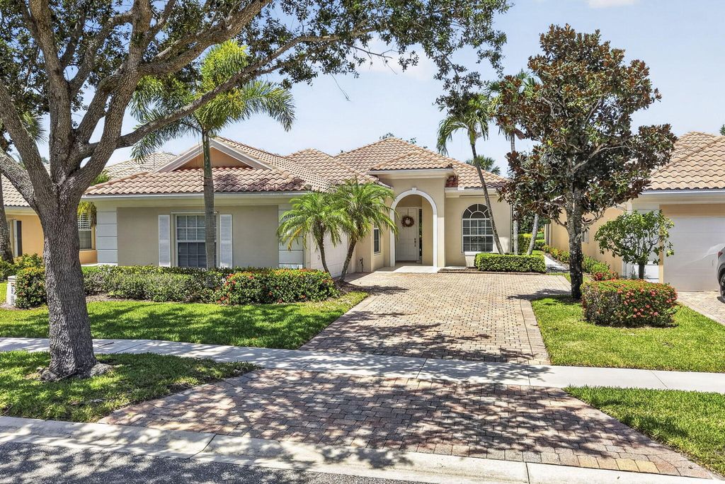 Photo of 8704 Oldham Way, Palm Beach Gardens, FL 33412 (MLS # B26055189)
