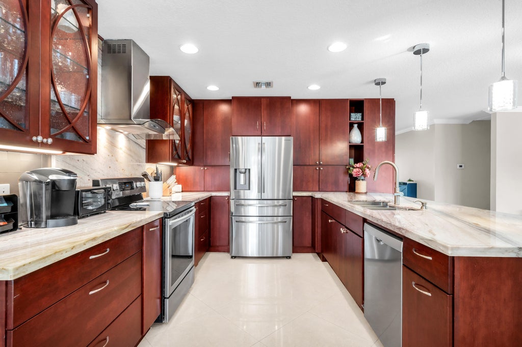Photo of 3250 Lakeview Boulevard, Delray Beach, FL 33445 (MLS # B26011100)