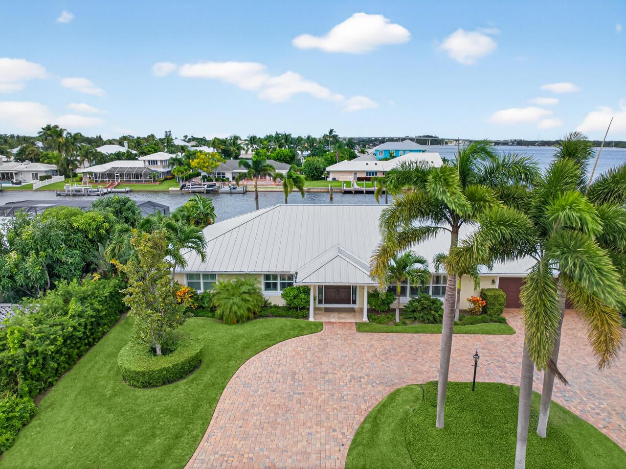 VERO ISLES PLAT NO 4 - Residential