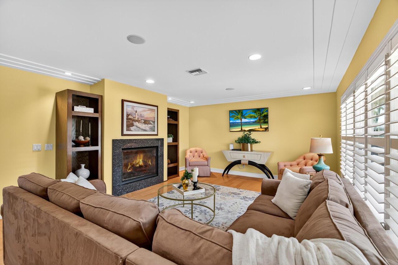 VERO ISLES PLAT NO 4 - Residential