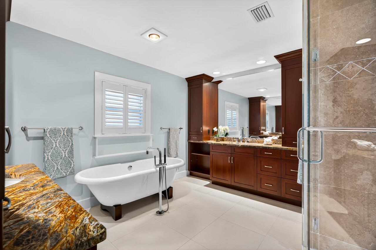 VERO ISLES PLAT NO 4 - Residential