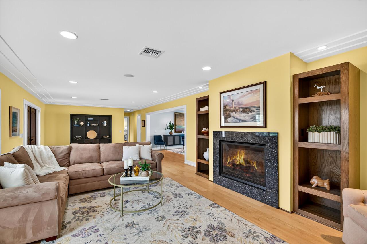 VERO ISLES PLAT NO 4 - Residential