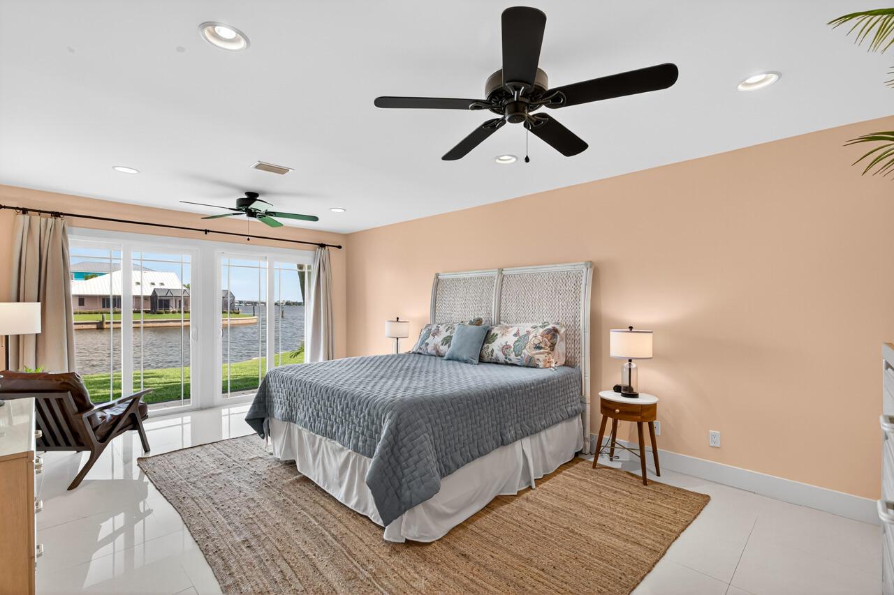 VERO ISLES PLAT NO 4 - Residential