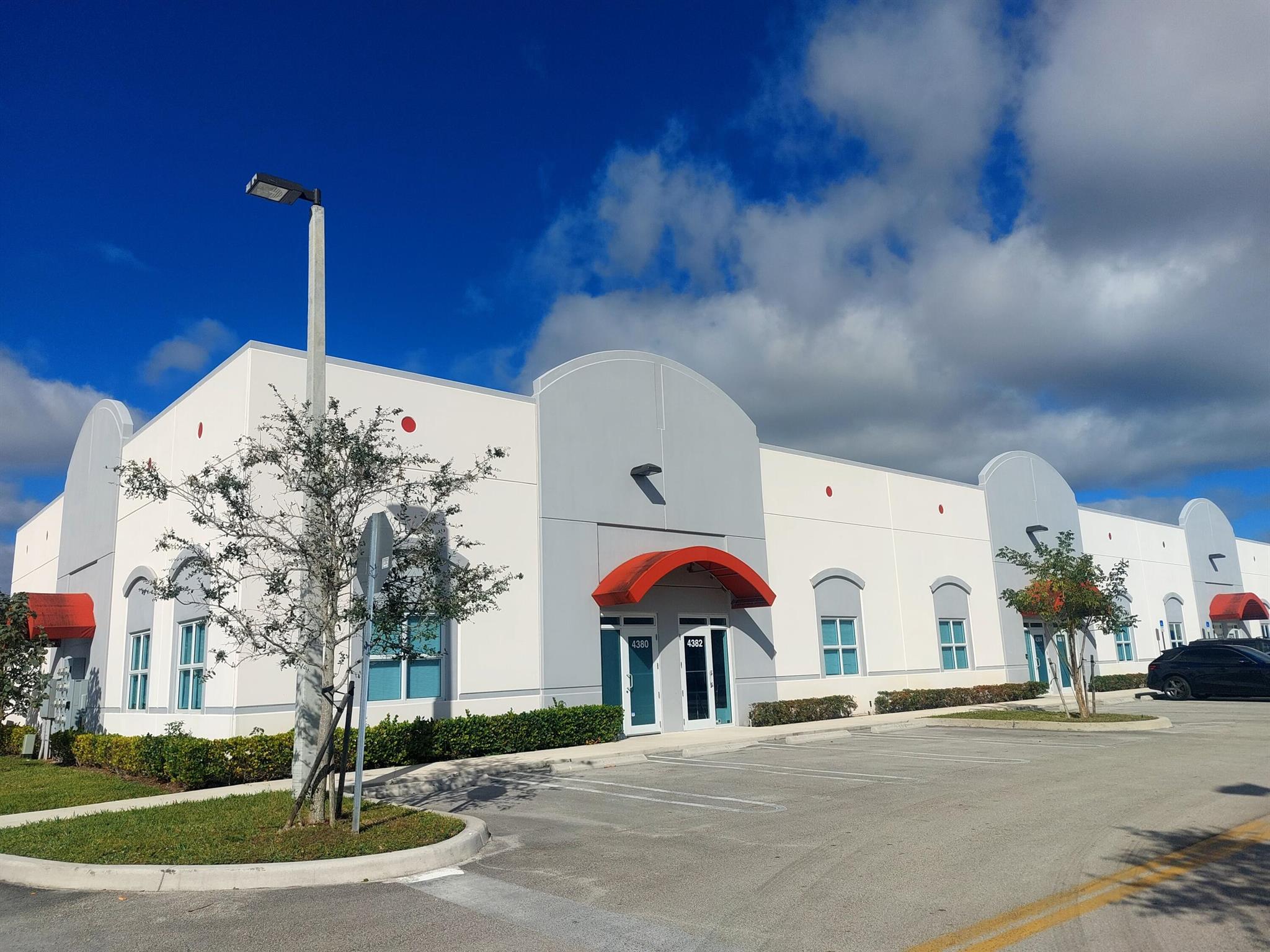 Sawgrass East Business Pa - Commercial Sale