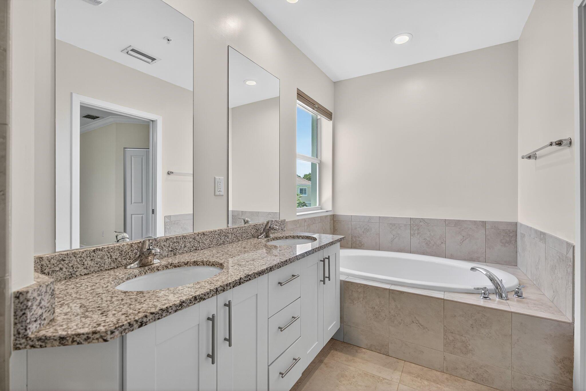 6265 SE Fauna Terrace