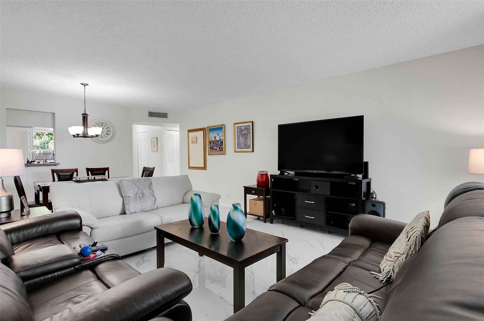 Oriole Gardens - Residential