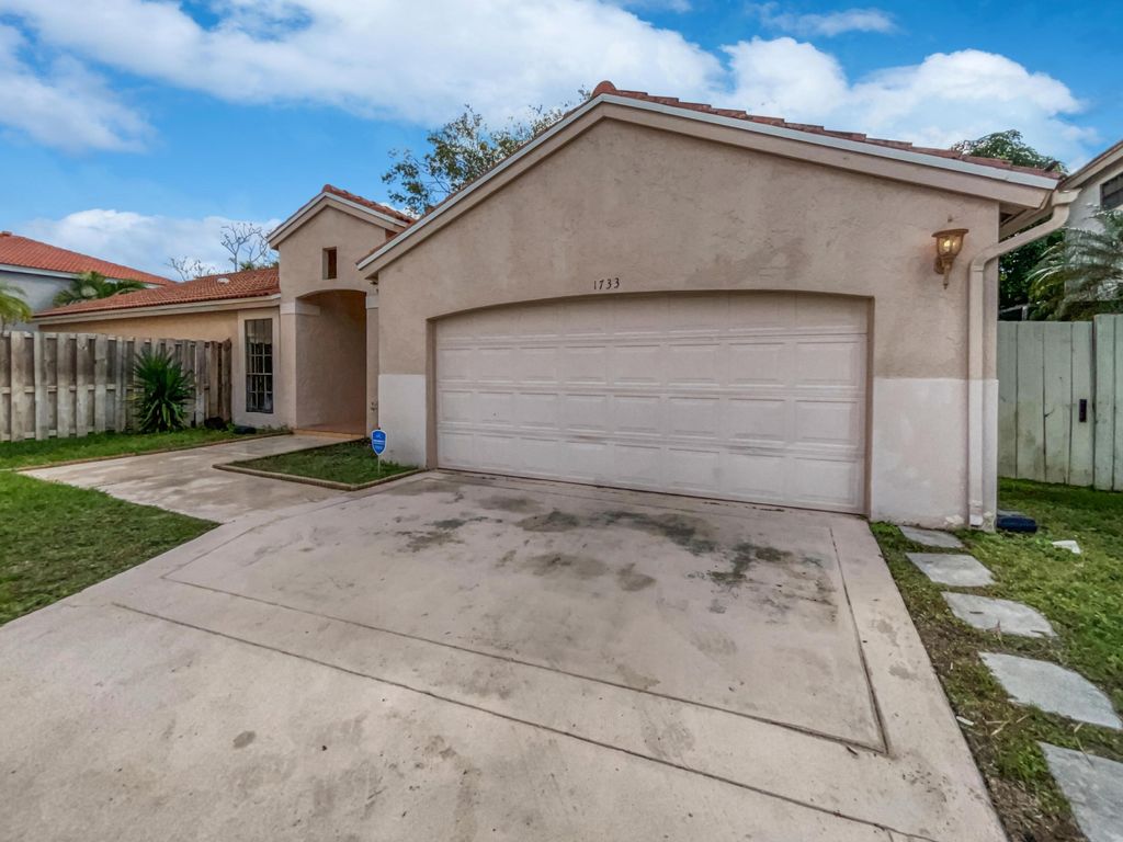 Photo of 1733 Shoreside Circle, Wellington, FL 33414 (MLS # R10938816)