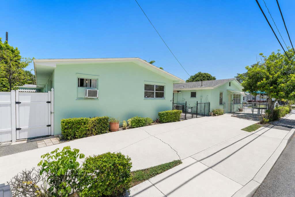 Photo of 425 CHURCHILL Road, West Palm Beach, FL 33405 (MLS # B26053105)