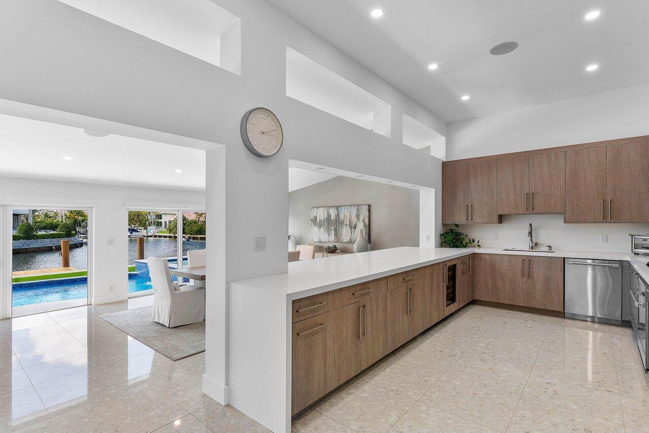 BOCA HARBOUR ISLAND - Residential