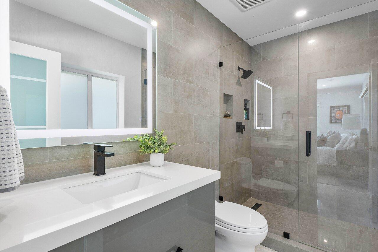 BOCA HARBOUR ISLAND - Residential