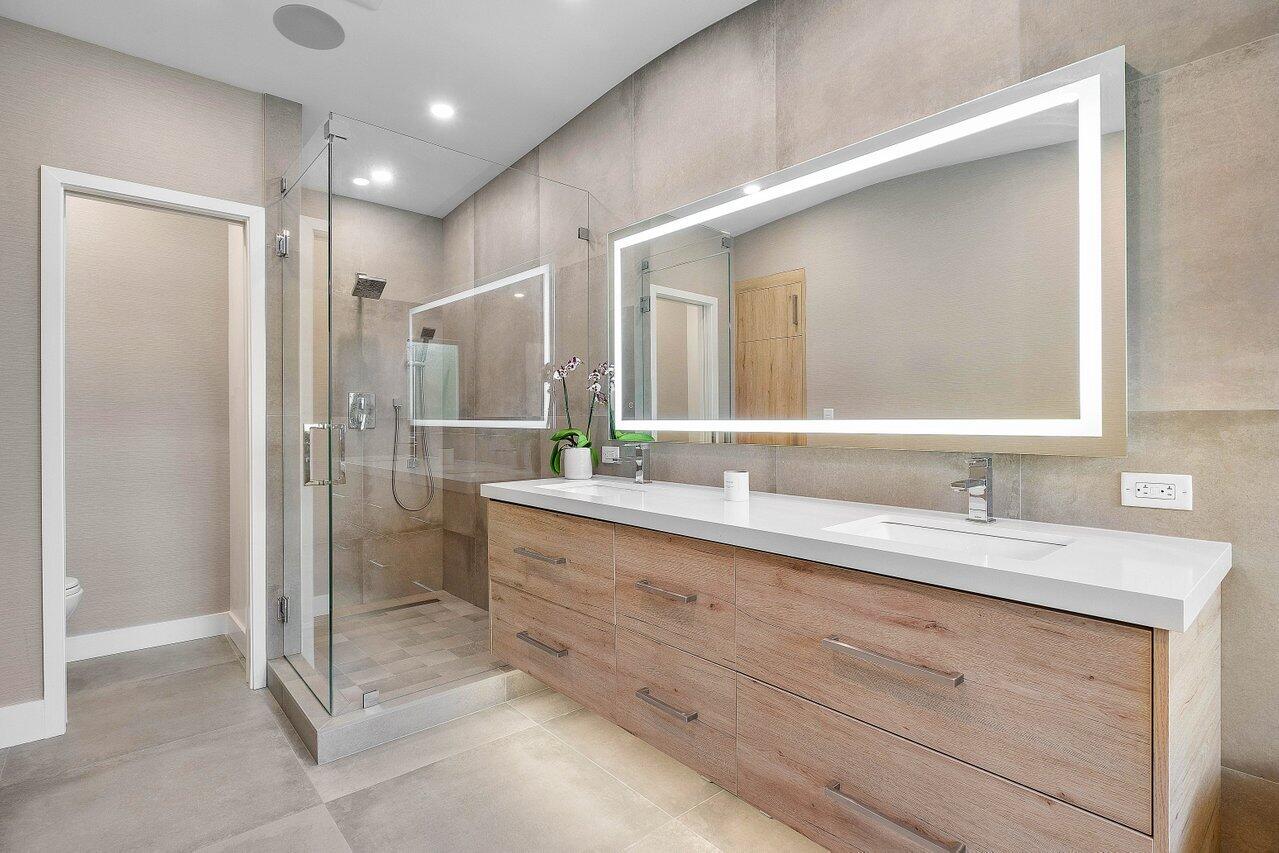 BOCA HARBOUR ISLAND - Residential