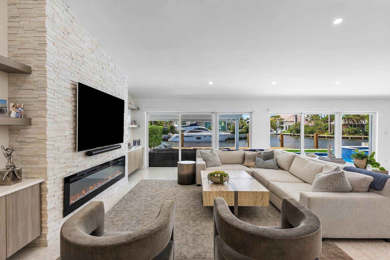 BOCA HARBOUR ISLAND - Residential