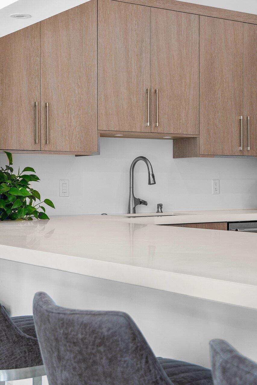 BOCA HARBOUR ISLAND - Residential