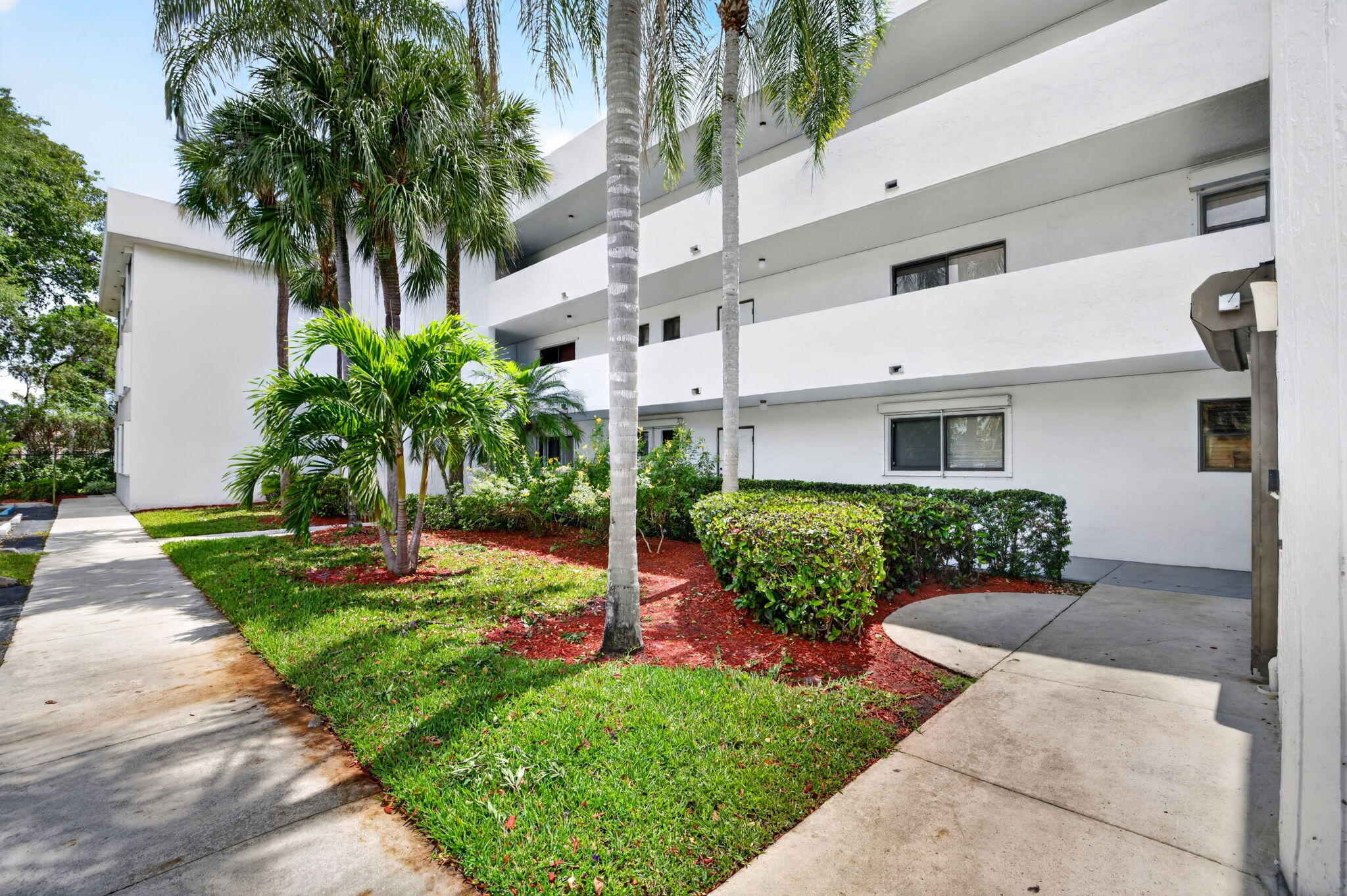 SHERIDAN BY THE BEACH CONDO - Residential