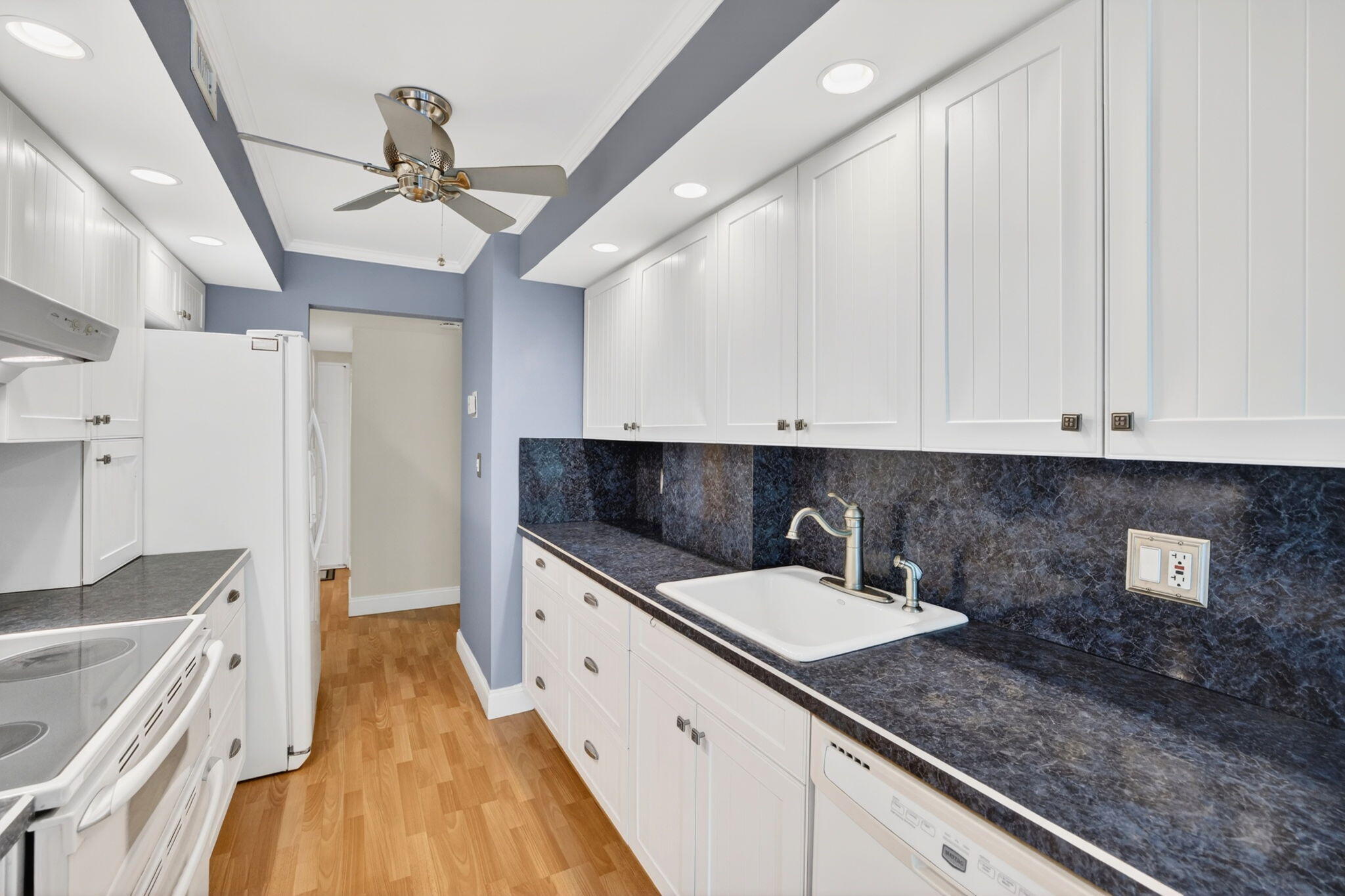 SHERIDAN BY THE BEACH CONDO - Residential