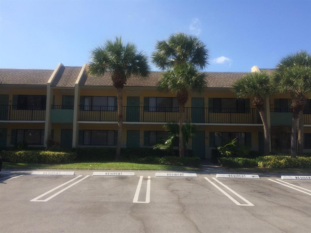 Very nice 1 bedroom 1 bath condo in gated, all ages community with excellent amenities. Unit located close to pool and tennis courts with a screened patio, offering a great view of the lake. Community is walking distance to beautiful Meadows Park.