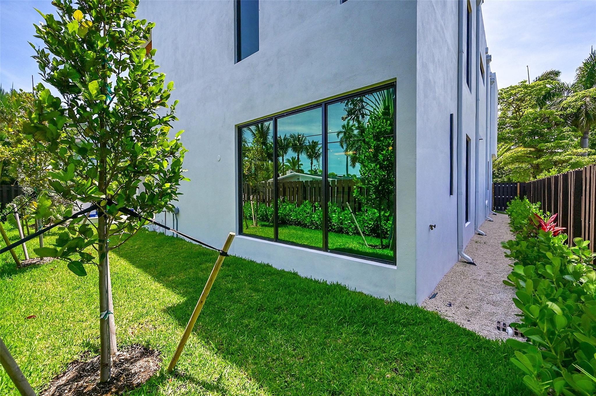 Lauderdale Harbors - Residential