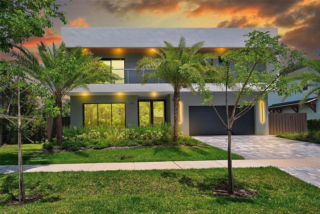 Photo of 1318 SE 13th Terrace, Fort Lauderdale, FL 33316 (MLS # F10504298)