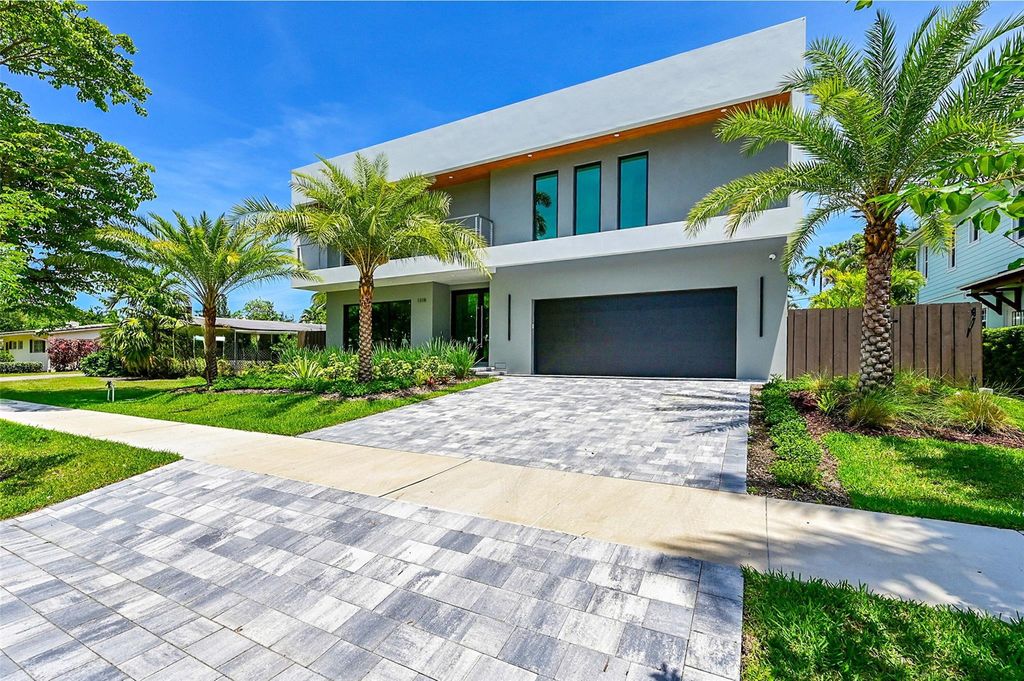 Photo of 1318 SE 13th Terrace, Fort Lauderdale, FL 33316 (MLS # F10504298)