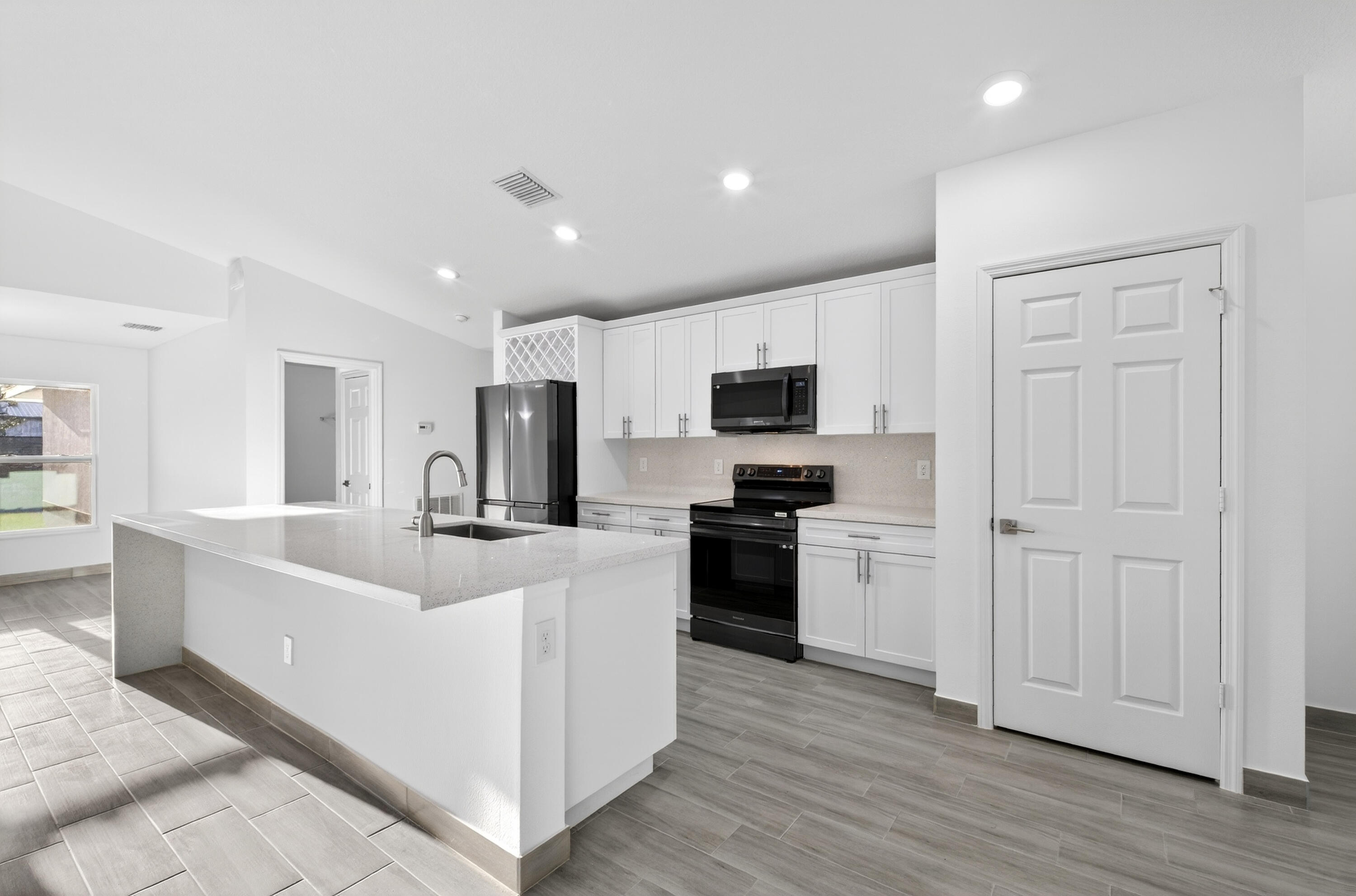 VERO LAKE ESTATES UNIT O - Residential