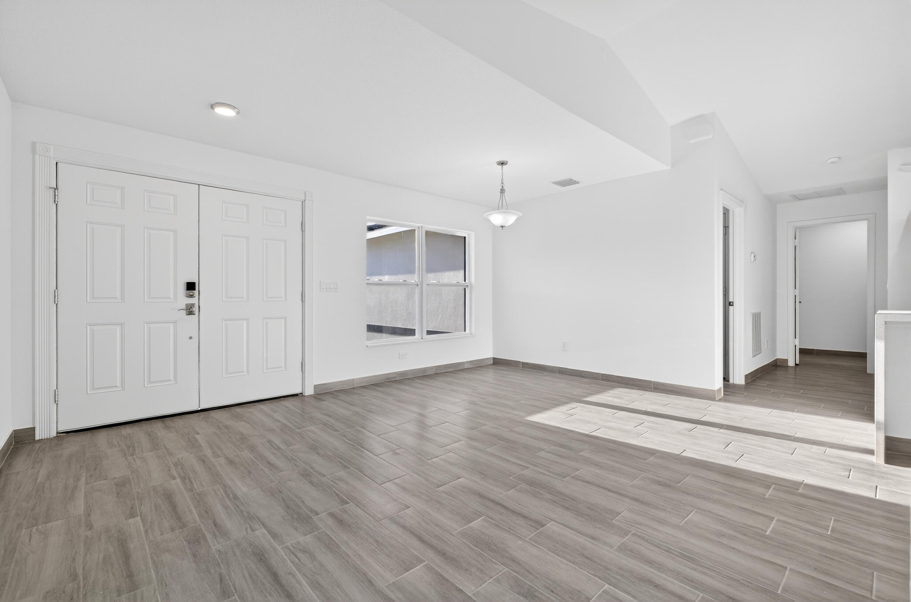 VERO LAKE ESTATES UNIT O - Residential