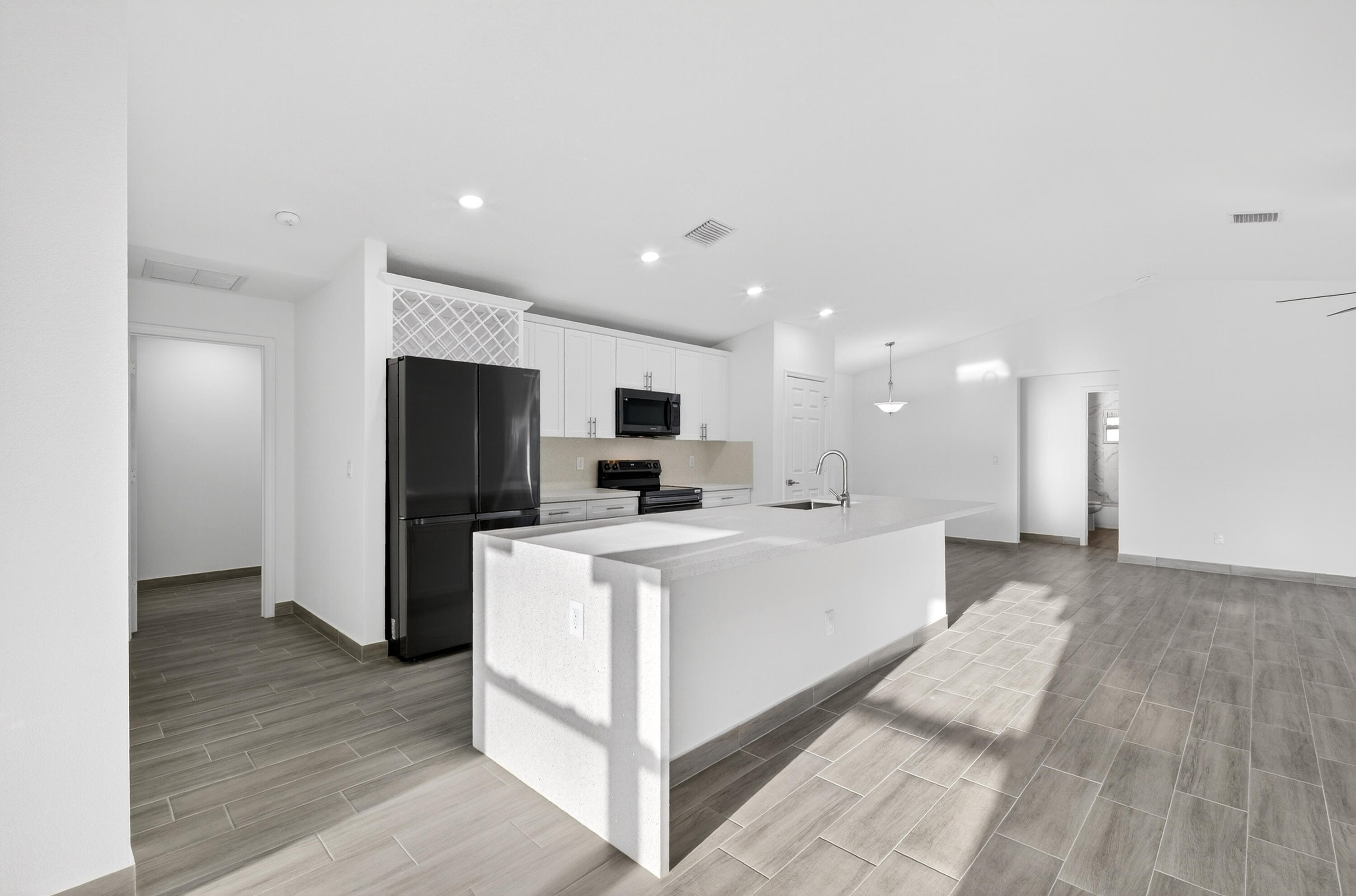 VERO LAKE ESTATES UNIT O - Residential