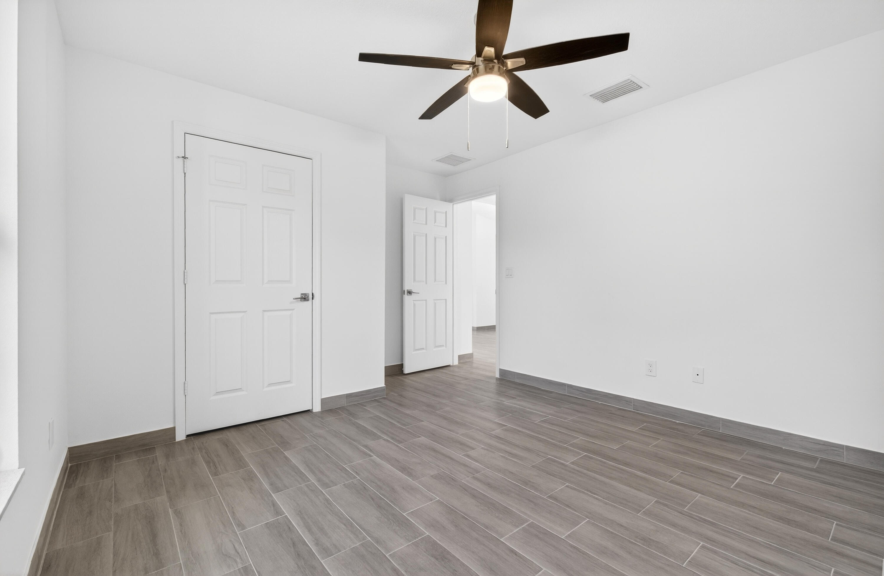 VERO LAKE ESTATES UNIT O - Residential