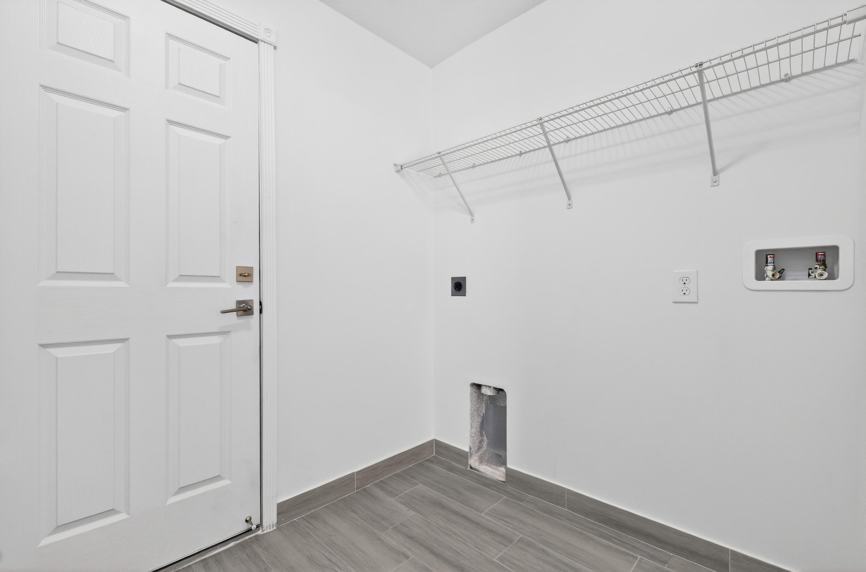 VERO LAKE ESTATES UNIT O - Residential