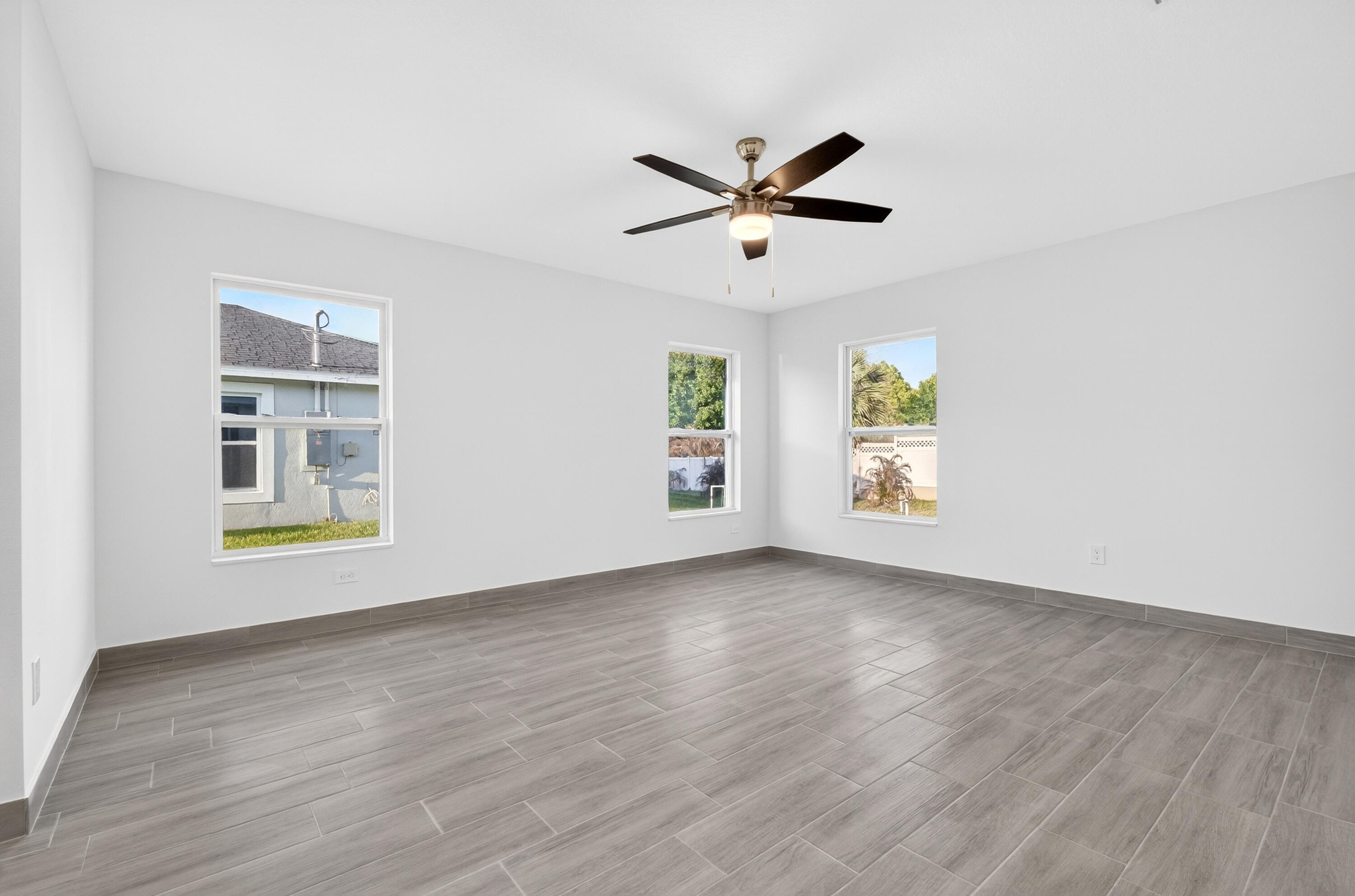 VERO LAKE ESTATES UNIT O - Residential