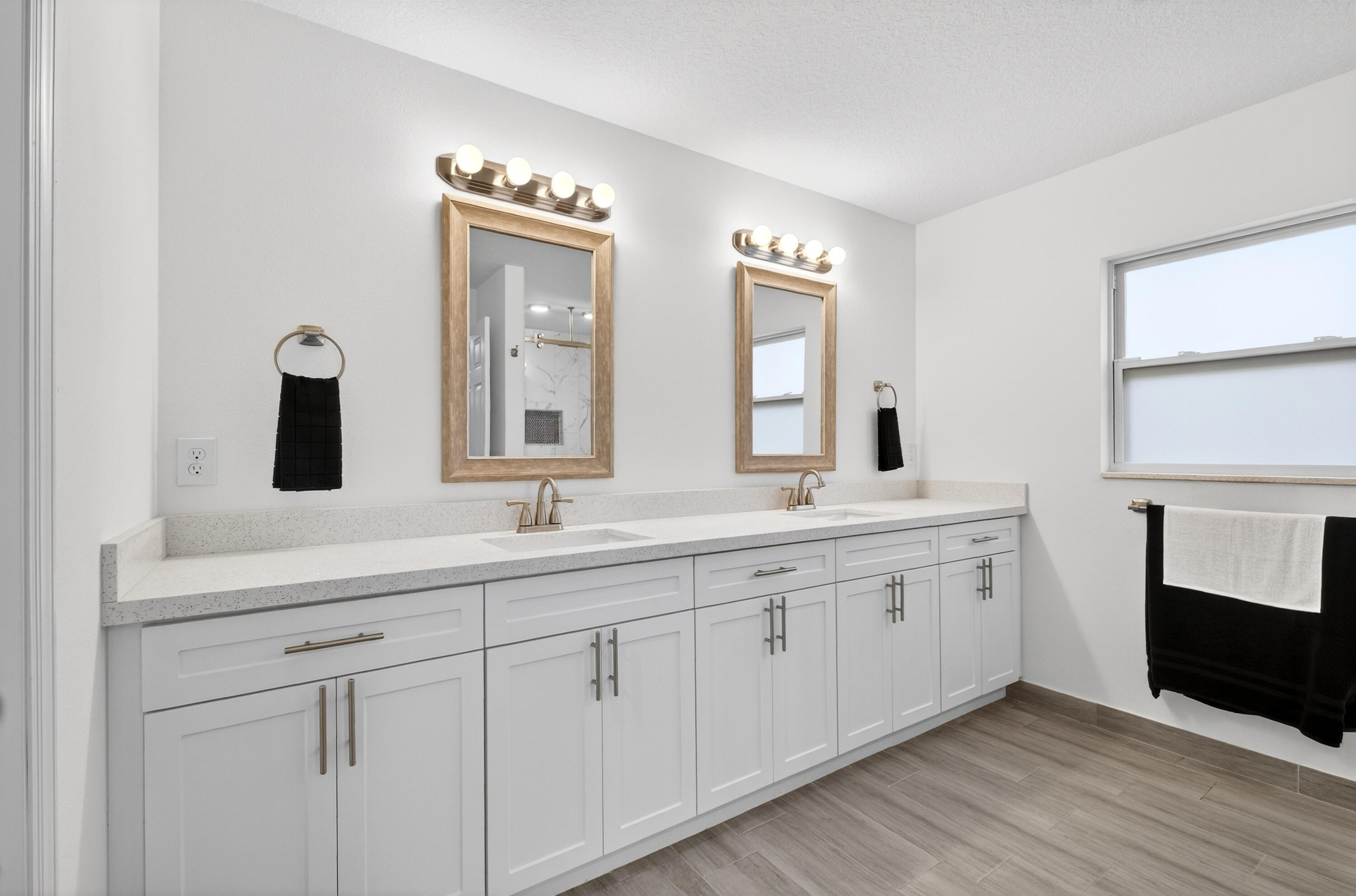 VERO LAKE ESTATES UNIT O - Residential