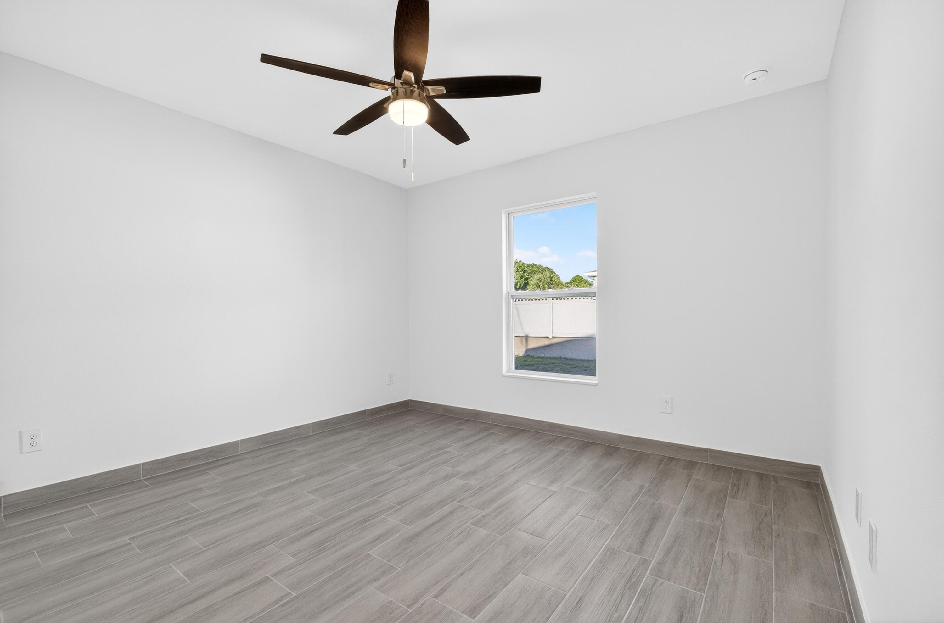 VERO LAKE ESTATES UNIT O - Residential