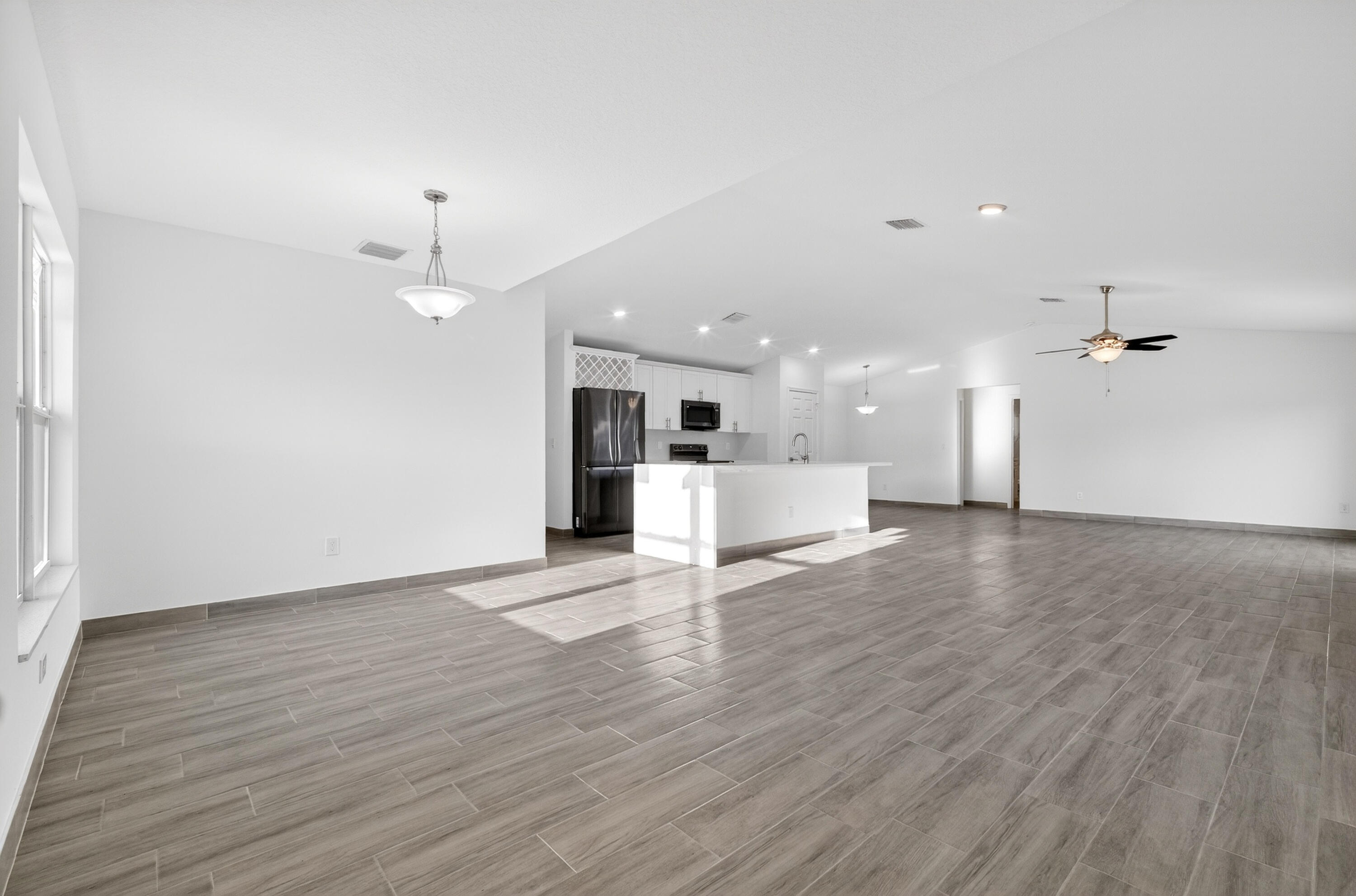 VERO LAKE ESTATES UNIT O - Residential